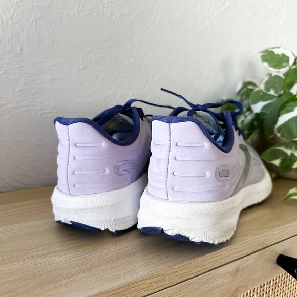 Brooks | Launch 9 Running Athletic Sneaker Shoe in Lilac / Cobalt / Silver - Picture 5 of 9